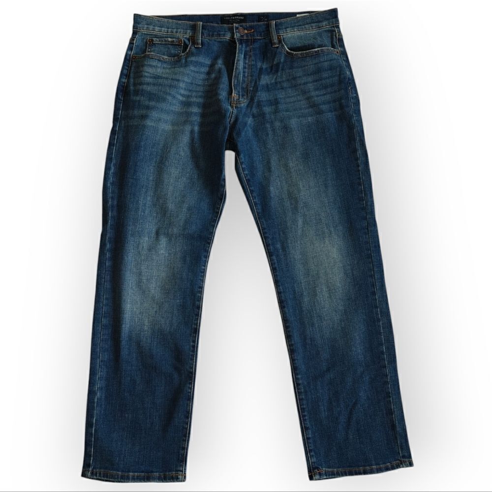NWOT Lucky Brand Blue Straight Jeans SIZE 36/30